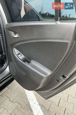 Хэтчбек Chevrolet Volt 2016 в 