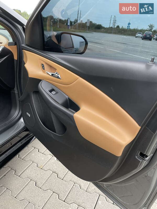 Хэтчбек Chevrolet Volt 2016 в Коломые