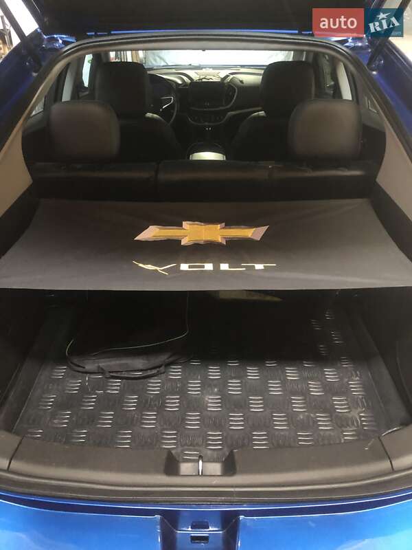 Хэтчбек Chevrolet Volt 2015 в Киеве