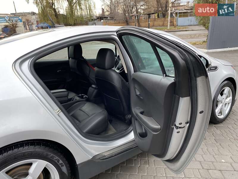 Хэтчбек Chevrolet Volt 2014 в Днепре