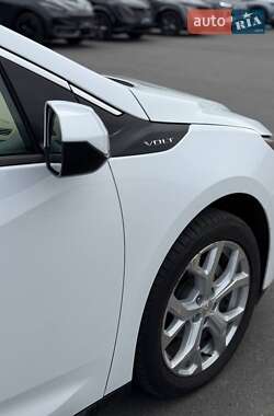 Хэтчбек Chevrolet Volt 2016 в 
