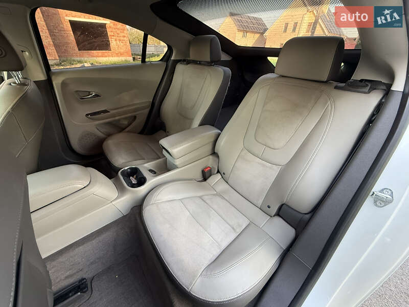 Хетчбек Chevrolet Volt 2013 в Києві