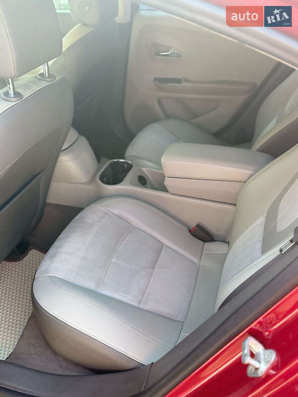Хэтчбек Chevrolet Volt 2012 в Днепре