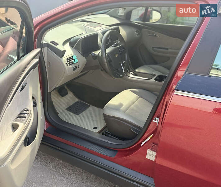 Хэтчбек Chevrolet Volt 2012 в Днепре