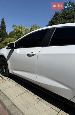 Хетчбек Chevrolet Volt 2018 в 