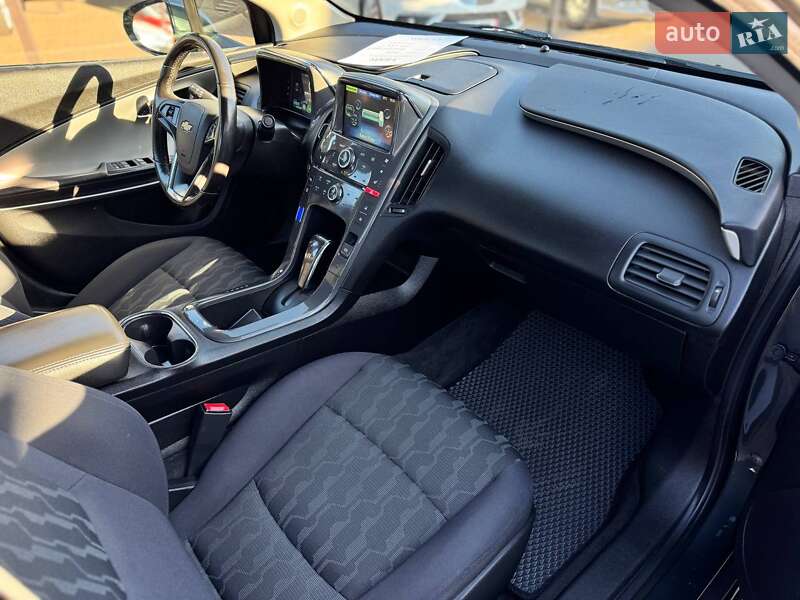Хэтчбек Chevrolet Volt 2014 в Кривом Роге