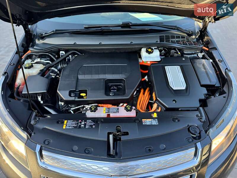 Хэтчбек Chevrolet Volt 2014 в Кривом Роге