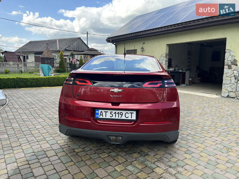 Хэтчбек Chevrolet Volt 2014 в Калуше