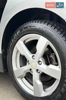 Хэтчбек Chevrolet Volt 2012 в 