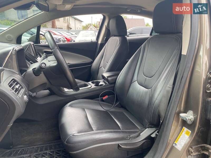 Хэтчбек Chevrolet Volt 2014 в Киеве