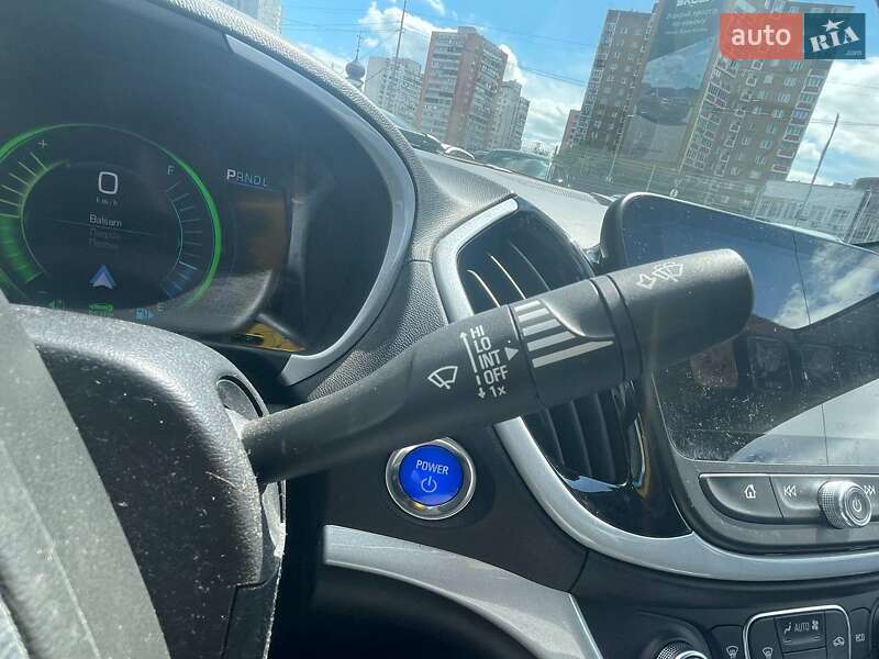 Хэтчбек Chevrolet Volt 2018 в Киеве