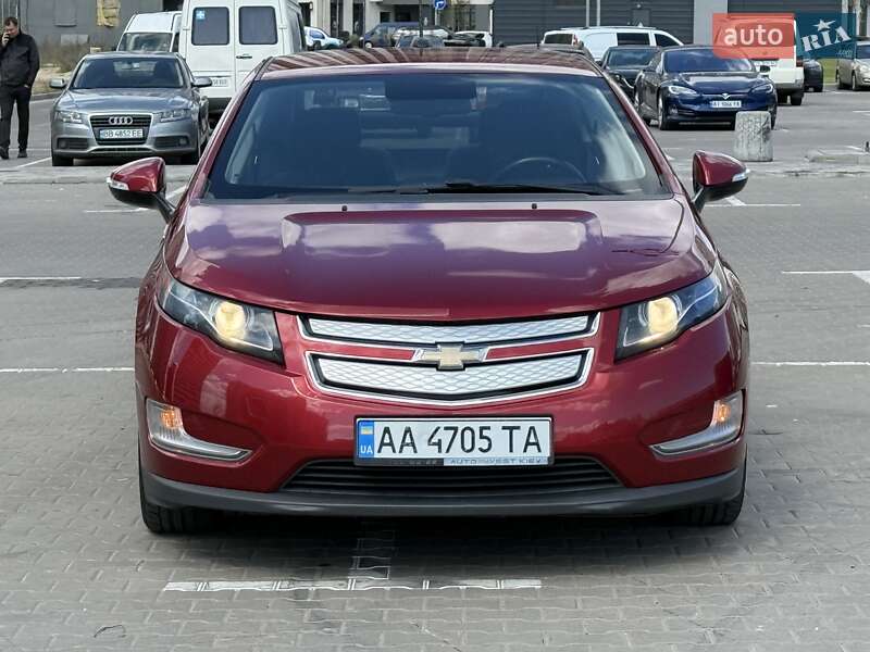 Хэтчбек Chevrolet Volt 2015 в Киеве
