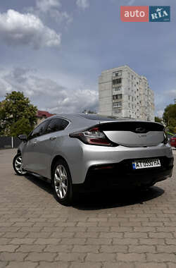 Хэтчбек Chevrolet Volt 2016 в 