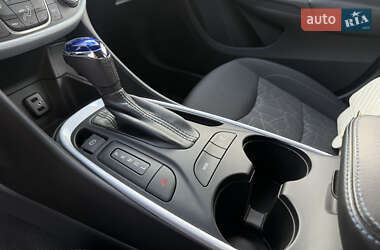 Хэтчбек Chevrolet Volt 2016 в 