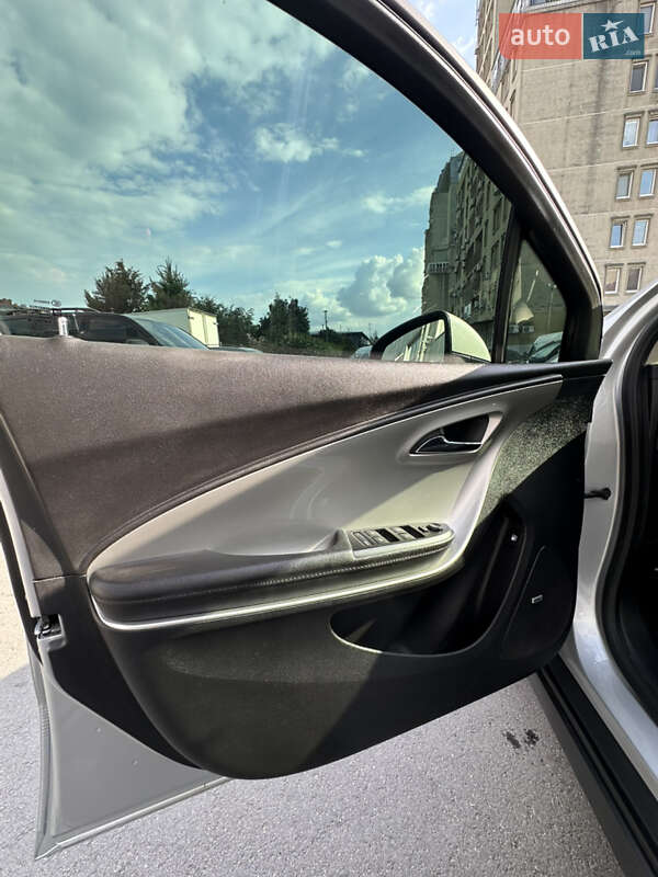 Хетчбек Chevrolet Volt 2014 в Дніпрі фото 16 Хетчбек Chevrolet Volt 2014 в Дніпрі