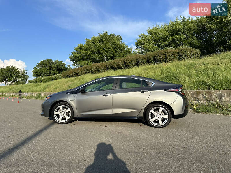 Хэтчбек Chevrolet Volt 2015 в Киеве