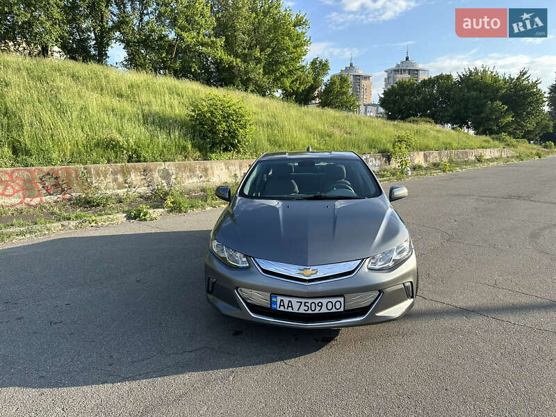 Хэтчбек Chevrolet Volt 2015 в Киеве