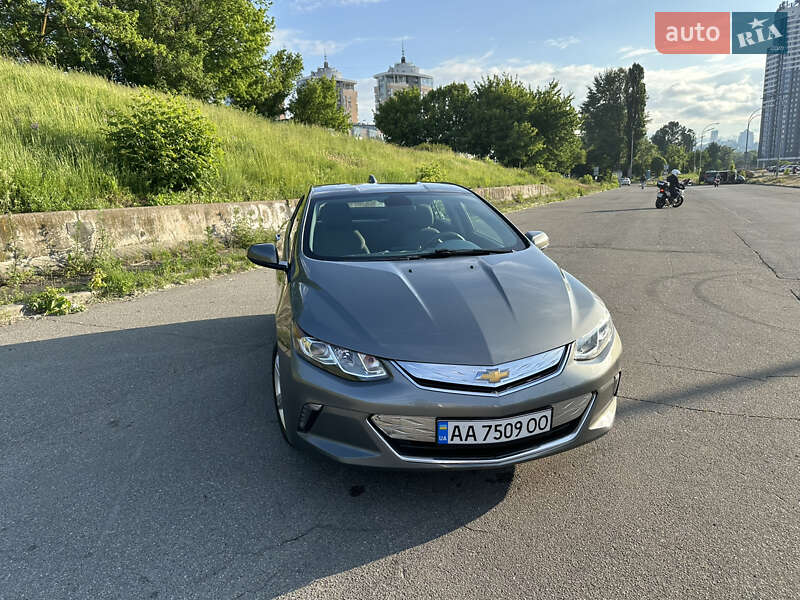 Хэтчбек Chevrolet Volt 2015 в Киеве