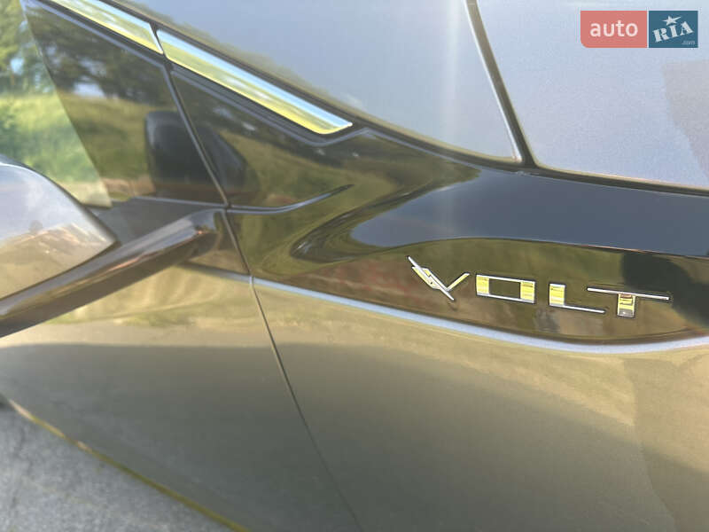 Хэтчбек Chevrolet Volt 2015 в Киеве
