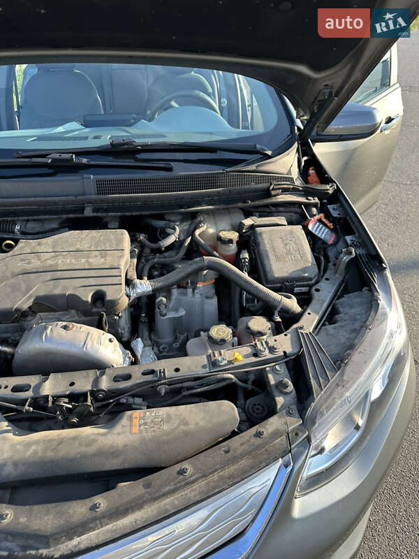 Хэтчбек Chevrolet Volt 2015 в Киеве