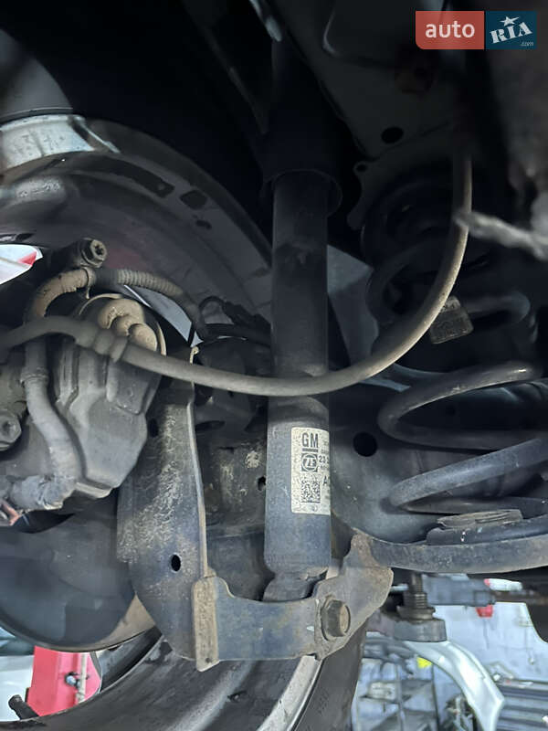 Хэтчбек Chevrolet Volt 2015 в Киеве