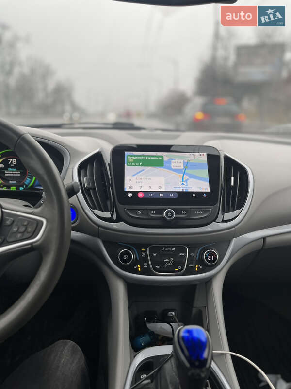Хэтчбек Chevrolet Volt 2015 в Киеве