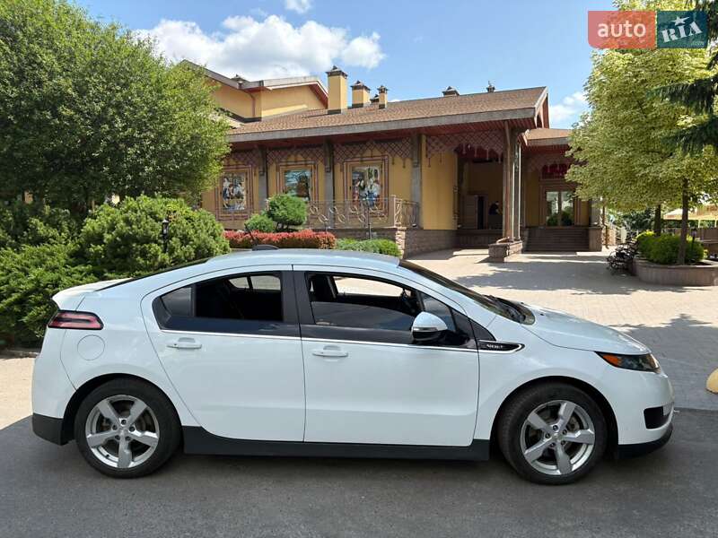 Хэтчбек Chevrolet Volt 2015 в Полтаве фото 4 Хэтчбек Chevrolet Volt 2015 в Полтаве