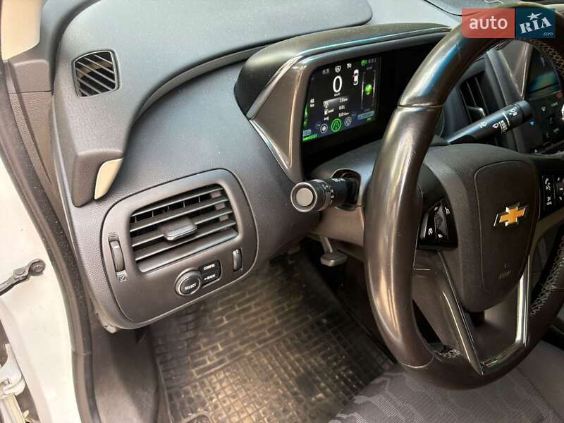 Хэтчбек Chevrolet Volt 2015 в Полтаве фото 19 Хэтчбек Chevrolet Volt 2015 в Полтаве