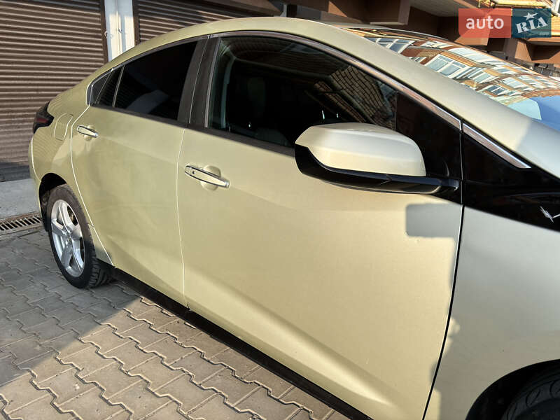 Хэтчбек Chevrolet Volt 2016 в Хмельницком