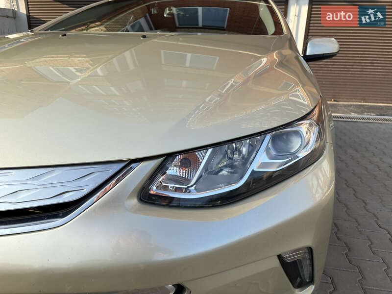 Хэтчбек Chevrolet Volt 2016 в Хмельницком