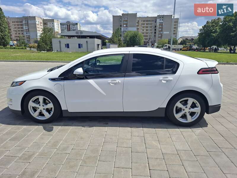 Хэтчбек Chevrolet Volt 2015 в Черкассах