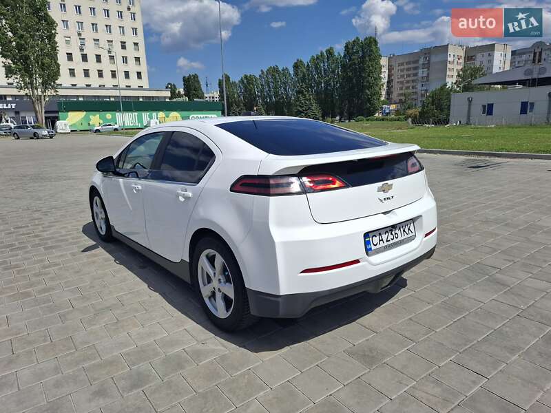 Хэтчбек Chevrolet Volt 2015 в Черкассах