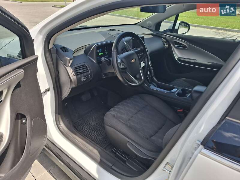 Хэтчбек Chevrolet Volt 2015 в Черкассах
