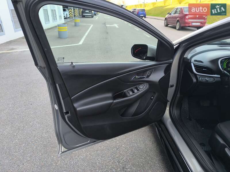 Хетчбек Chevrolet Volt 2017 в Києві