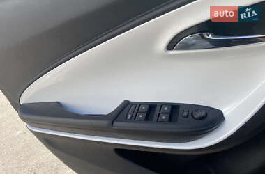 Хэтчбек Chevrolet Volt 2015 в 