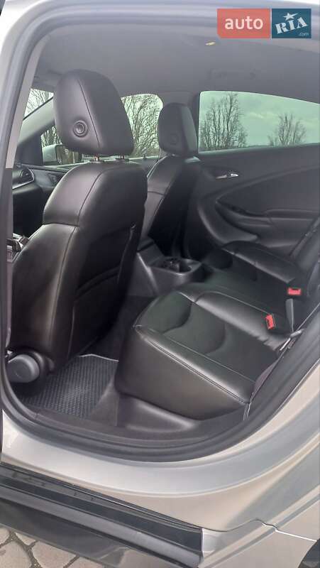 Хэтчбек Chevrolet Volt 2016 в Запорожье