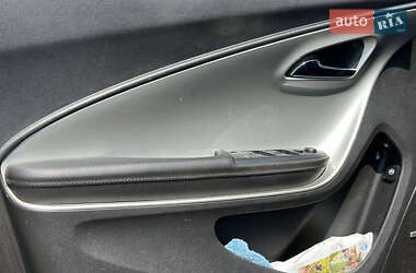 Хэтчбек Chevrolet Volt 2013 в 