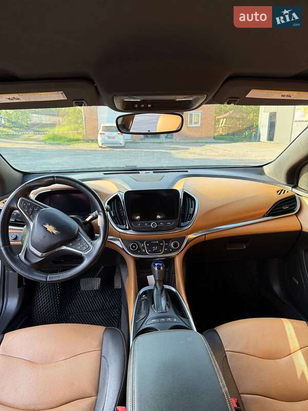 Хэтчбек Chevrolet Volt 2015 в Калиновке
