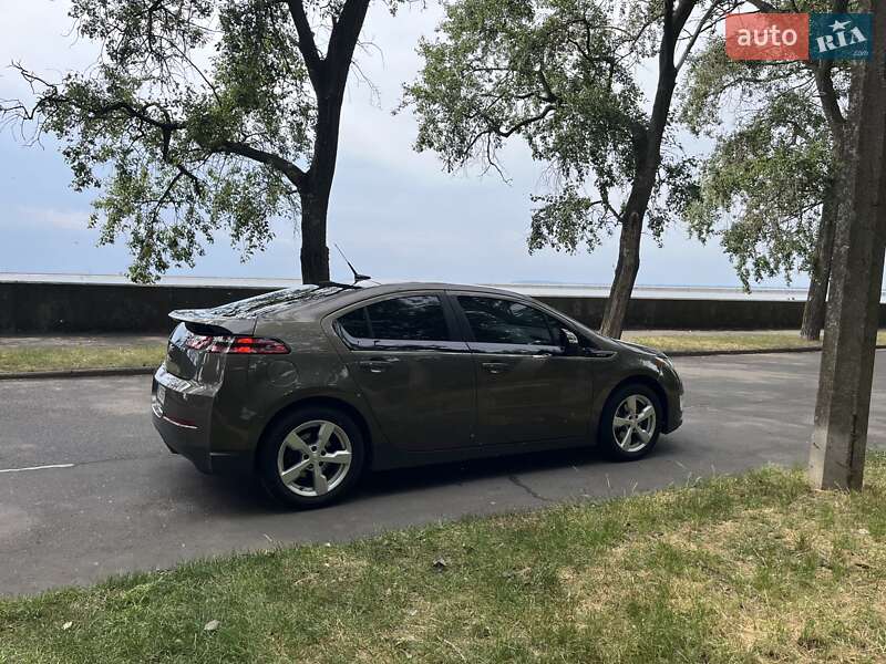 Хэтчбек Chevrolet Volt 2014 в Светловодске