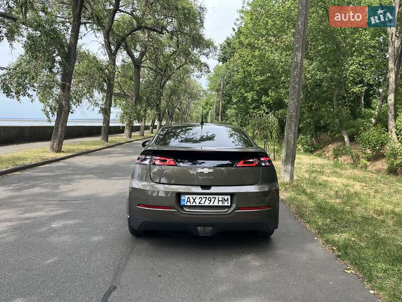 Хэтчбек Chevrolet Volt 2014 в Светловодске