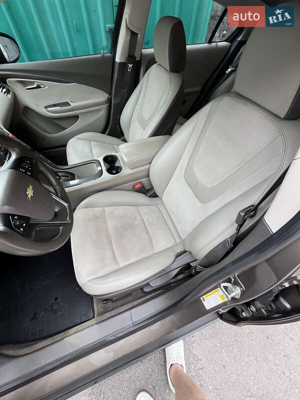 Хэтчбек Chevrolet Volt 2014 в Светловодске