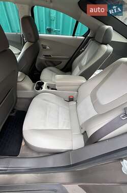 Хэтчбек Chevrolet Volt 2014 в Светловодске