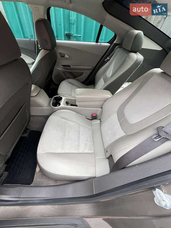 Хэтчбек Chevrolet Volt 2014 в Светловодске