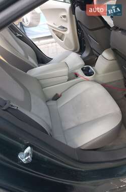 Хэтчбек Chevrolet Volt 2013 в 