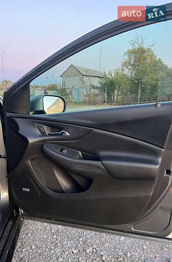 Хэтчбек Chevrolet Volt 2017 в 