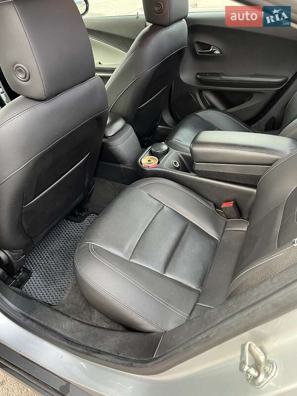 Хэтчбек Chevrolet Volt 2014 в Киеве