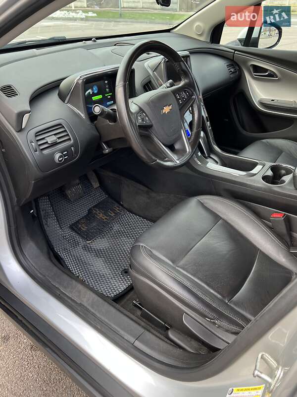Хэтчбек Chevrolet Volt 2014 в Киеве