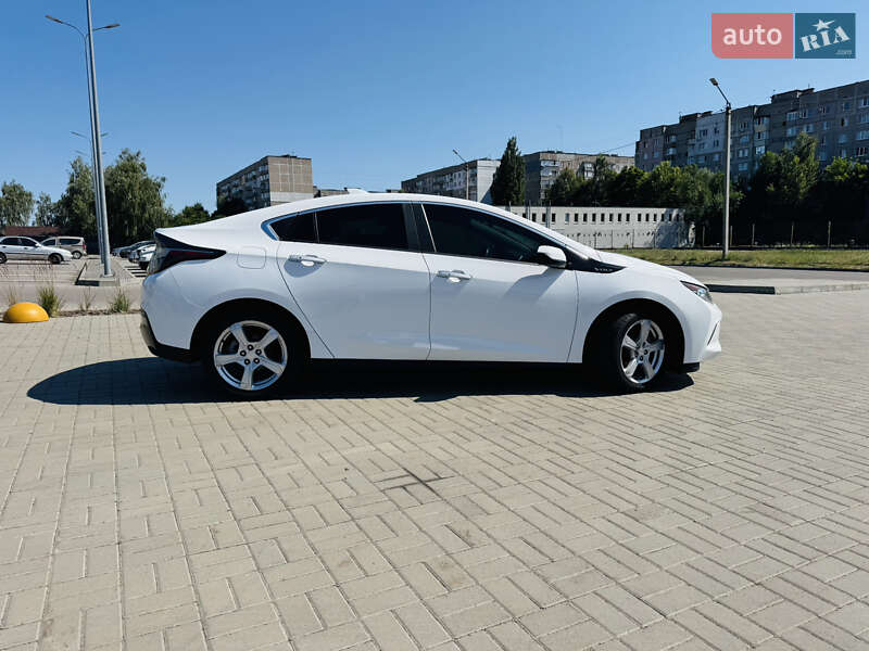 Хэтчбек Chevrolet Volt 2015 в Черкассах