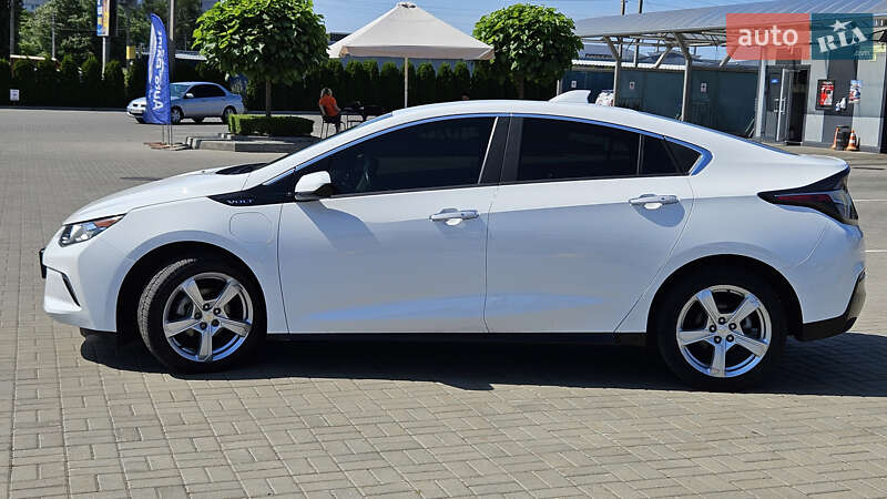 Хэтчбек Chevrolet Volt 2015 в Черкассах