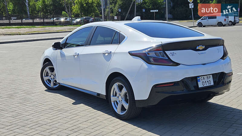 Хэтчбек Chevrolet Volt 2015 в Черкассах